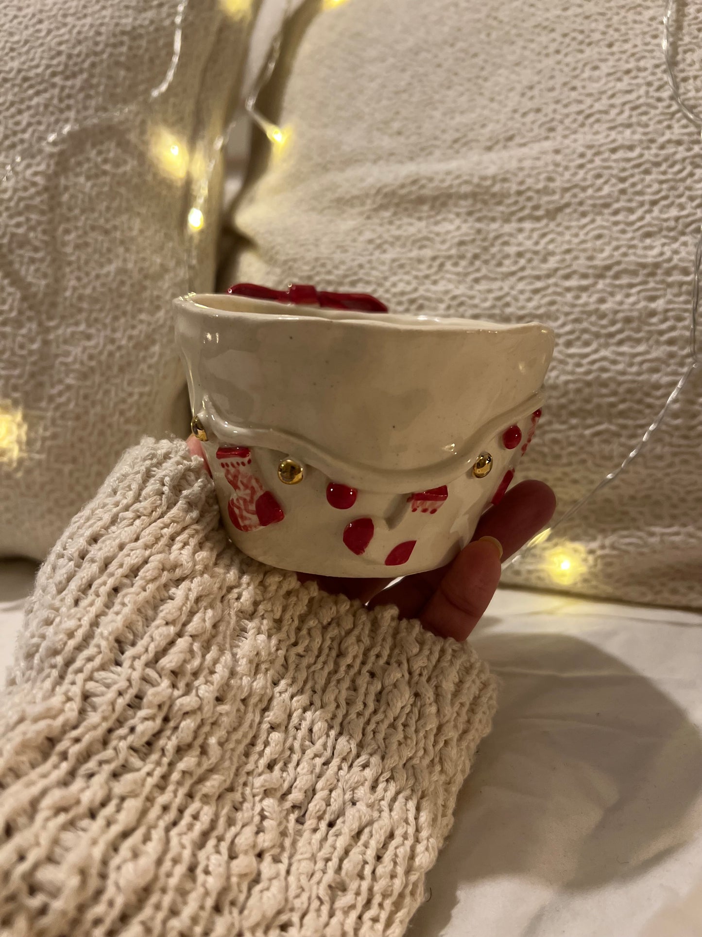 Red bow stocking mug