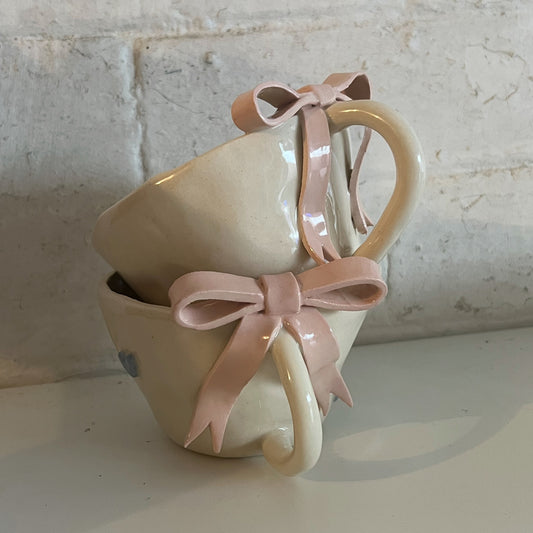 Bow mug